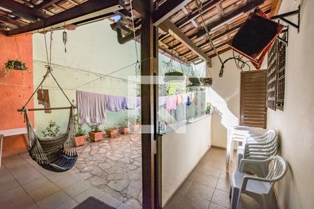 Casa para alugar com 279m², 3 quartos e 4 vagasÁrea de Serviço - Quintal