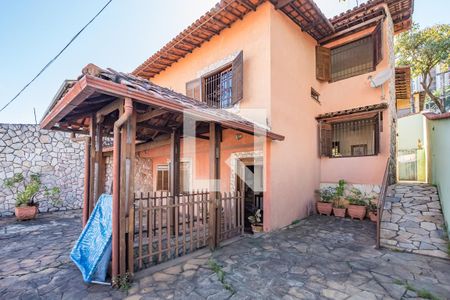 Casa para alugar com 279m², 3 quartos e 4 vagasEntrada