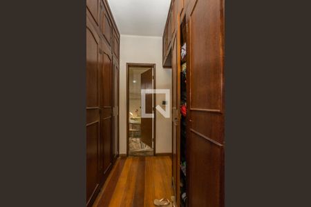 Casa para alugar com 279m², 3 quartos e 4 vagasCloset da suíte