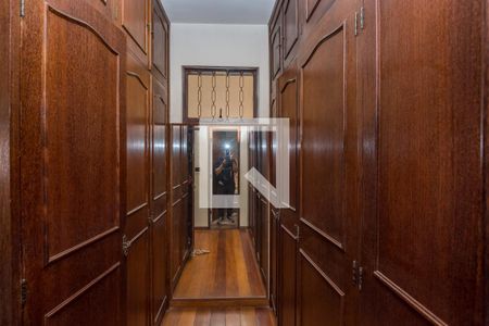 Casa para alugar com 279m², 3 quartos e 4 vagasCloset da suíte