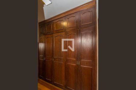 Casa para alugar com 279m², 3 quartos e 4 vagasCloset da suíte