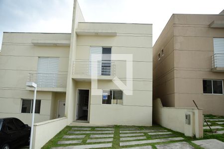 Casa de condomínio para alugar com 106m², 3 quartos e 2 vagasFachada