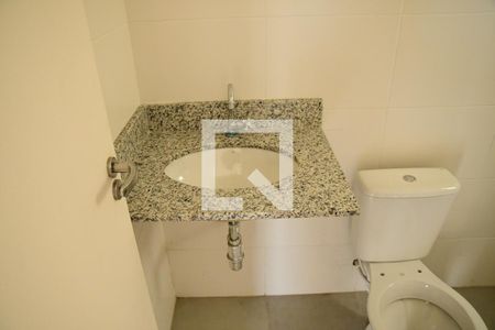 Casa de condomínio para alugar com 106m², 3 quartos e 2 vagasBanheiro da suíte