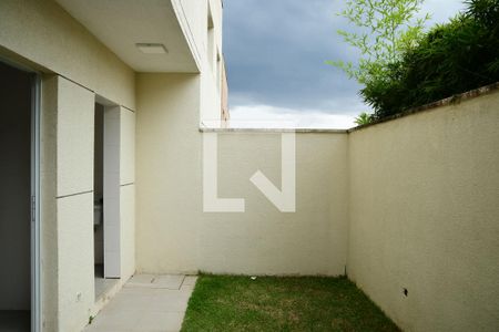 Casa de condomínio para alugar com 106m², 3 quartos e 2 vagasQuintal