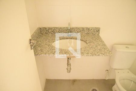 Casa de condomínio para alugar com 106m², 3 quartos e 2 vagasBanheiro social