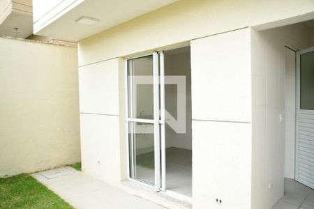 Casa de condomínio para alugar com 106m², 3 quartos e 2 vagasQuintal