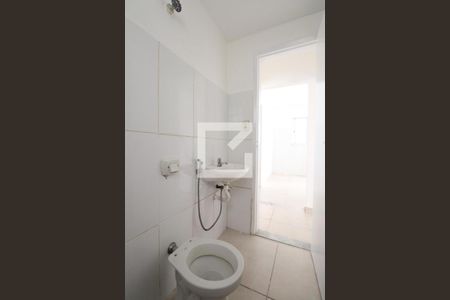 Casa para alugar com 58m², 2 quartos e sem vagaBanheiro