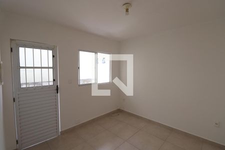 Sala de casa para alugar com 2 quartos, 58m² em Raul Veiga, São Gonçalo
