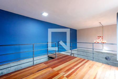 Mezanino de casa para alugar com 4 quartos, 200m² em Vila Albertina, São Paulo