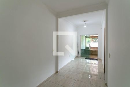 Casa à venda com 179m², 3 quartos e 2 vagasCorredor