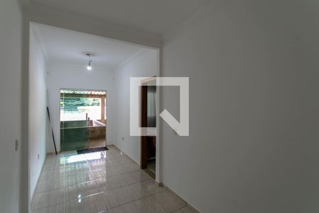 Casa à venda com 179m², 3 quartos e 2 vagasCorredor