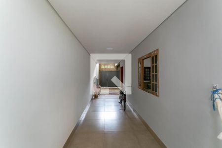 Casa à venda com 179m², 3 quartos e 2 vagasCorredor