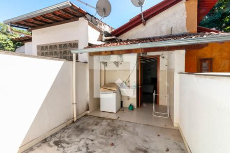 Casa à venda com 300m², 4 quartos e 2 vagasÁrea de Serviço