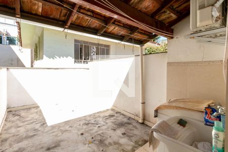 Casa à venda com 300m², 4 quartos e 2 vagasÁrea de Serviço