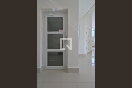 Sala 1 - Elevador de casa de condomínio à venda com 4 quartos, 591m² em Bairro das Palmeiras, Campinas