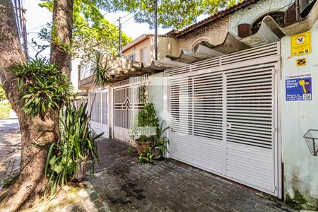 Casa à venda com 150m², 3 quartos e 1 vaga Casa à venda com 150m², 3 quartos e 1 vagaFachada