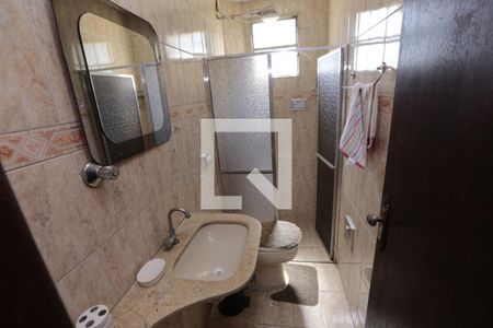 Banheiro de apartamento à venda com 2 quartos, 48m² em Eldorado, Contagem