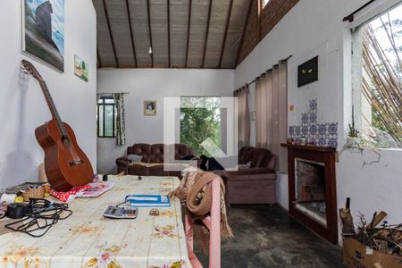Sala de casa para alugar com 4 quartos, 300m² em Sabaúna, Mogi das Cruzes
