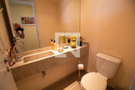 Apartamento à venda com 210m², 3 quartos e 4 vagas Apartamento à venda com 210m², 3 quartos e 4 vagasLavabo