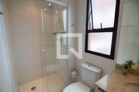 Apartamento à venda com 210m², 3 quartos e 4 vagas Apartamento à venda com 210m², 3 quartos e 4 vagasBanheiro da Suíte 2