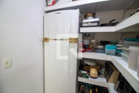 Apartamento à venda com 210m², 3 quartos e 4 vagas Apartamento à venda com 210m², 3 quartos e 4 vagasDispensa