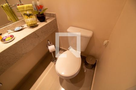 Apartamento à venda com 210m², 3 quartos e 4 vagas Apartamento à venda com 210m², 3 quartos e 4 vagasLavabo