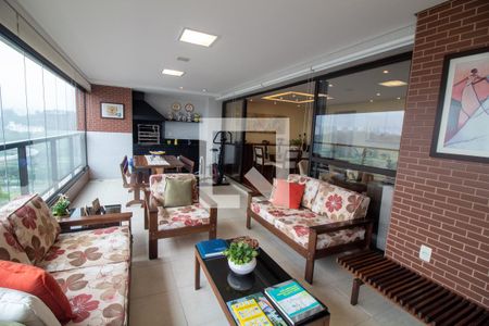 Apartamento à venda com 210m², 3 quartos e 4 vagas Apartamento à venda com 210m², 3 quartos e 4 vagasTerraço