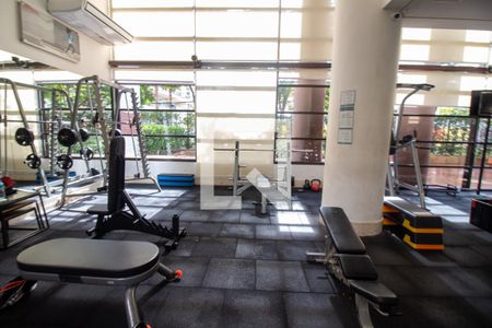 Apartamento à venda com 210m², 3 quartos e 4 vagas Apartamento à venda com 210m², 3 quartos e 4 vagasÁrea comum - Academia