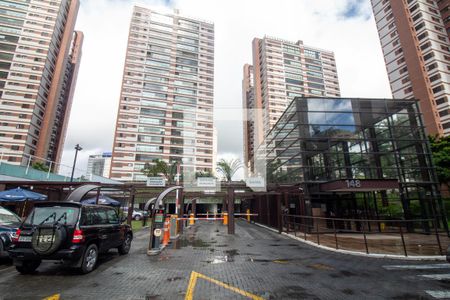 Apartamento à venda com 210m², 3 quartos e 4 vagas Apartamento à venda com 210m², 3 quartos e 4 vagasFachada