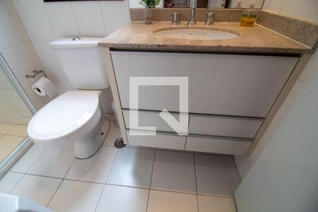 Apartamento à venda com 210m², 3 quartos e 4 vagas Apartamento à venda com 210m², 3 quartos e 4 vagasBanheiro da Suíte 2