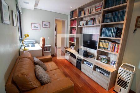 Apartamento à venda com 210m², 3 quartos e 4 vagas Apartamento à venda com 210m², 3 quartos e 4 vagasSala Intima