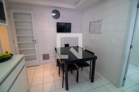Apartamento à venda com 210m², 3 quartos e 4 vagas Apartamento à venda com 210m², 3 quartos e 4 vagasCopa