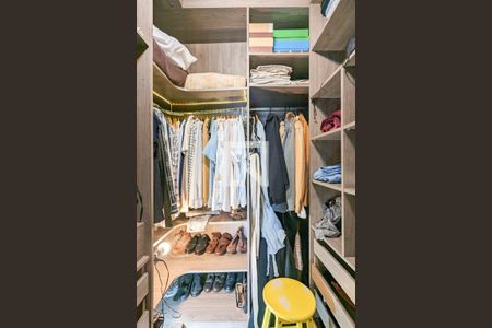 Apartamento à venda com 137m², 3 quartos e 2 vagasCloset da suíte 1