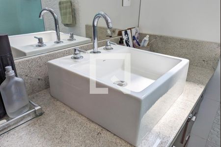 Apartamento à venda com 137m², 3 quartos e 2 vagasBanheiro da suíte 1