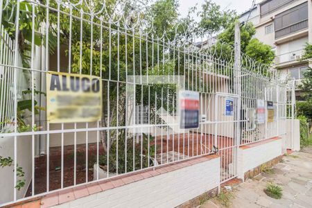 Casa para alugar com 199m², 4 quartos e 3 vagasFachada