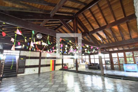 Casa para alugar com 1200m², 5 quartos e 3 vagasÁrea Comum - Salão de festas