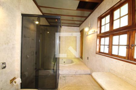 Casa para alugar com 1200m², 5 quartos e 3 vagasBanheiro Quarto 4, suíte de hóspedes