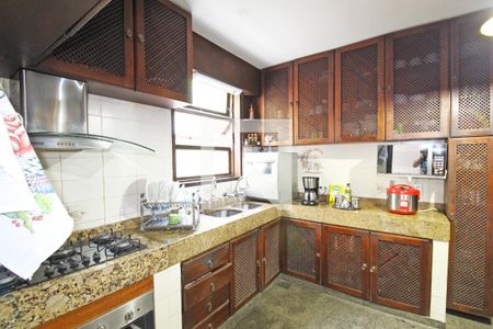 Casa para alugar com 1200m², 5 quartos e 3 vagasCopa e Cozinha