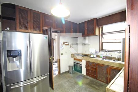 Casa para alugar com 1200m², 5 quartos e 3 vagasCopa e Cozinha