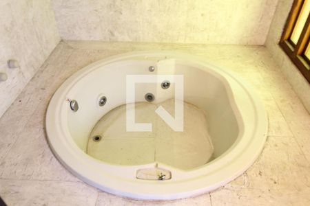 Casa para alugar com 1200m², 5 quartos e 3 vagasBanheiro Quarto 4, suíte de hóspedes