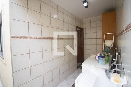 Casa à venda com 166m², 3 quartos e 4 vagas Casa à venda com 166m², 3 quartos e 4 vagasÁrea de Serviço