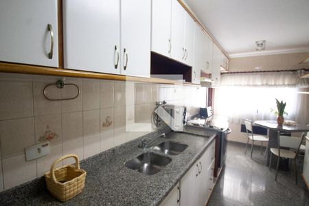 Apartamento para alugar com 252m², 3 quartos e 3 vagas Apartamento para alugar com 252m², 3 quartos e 3 vagasCozinha