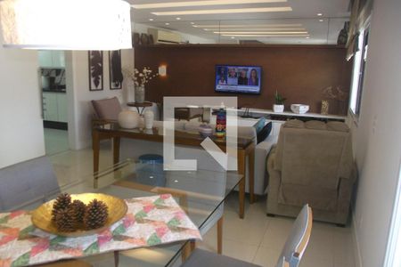 Sala  de casa à venda com 3 quartos, 200m² em Freguesia de Jacarepaguá, Rio de Janeiro