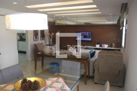 Sala  de casa à venda com 3 quartos, 200m² em Freguesia de Jacarepaguá, Rio de Janeiro