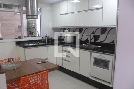 Casa à venda com 200m², 3 quartos e 2 vagasCozinha 