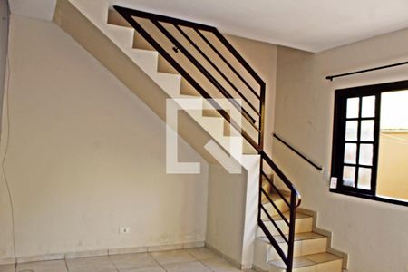 Sala de casa de condomínio para alugar com 2 quartos, 60m² em Vila Princesa Isabel, São Paulo