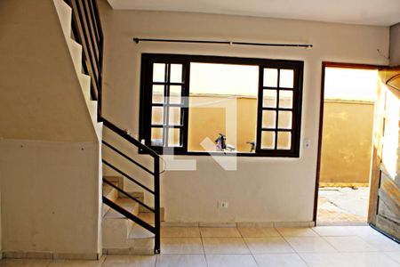 Sala de casa de condomínio para alugar com 2 quartos, 60m² em Vila Princesa Isabel, São Paulo