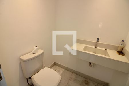 Casa à venda com 270m², 4 quartos e 2 vagasLavabo