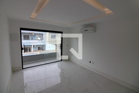 Casa à venda com 270m², 4 quartos e 2 vagasSuite 1