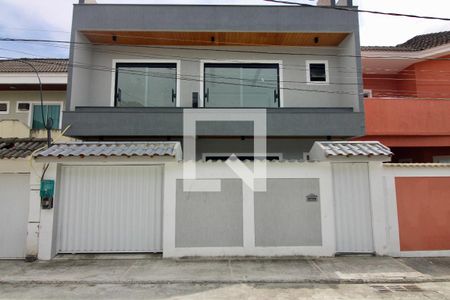 Casa à venda com 270m², 4 quartos e 2 vagasFachada